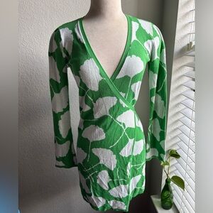 Green and white wrap dress Diane von furstenberg size xxs